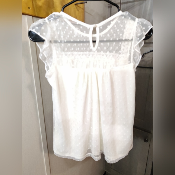 ***No Boundaries Beautiful Cream Blouse - Picture 4 of 6